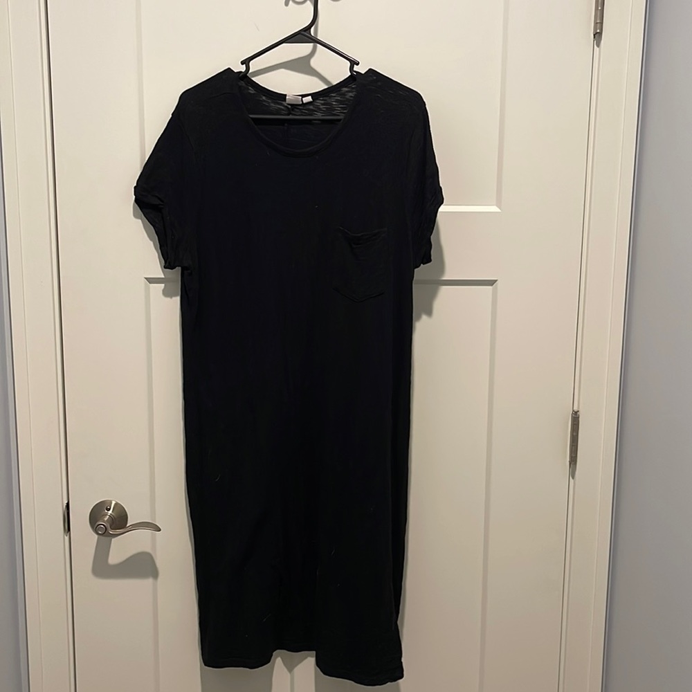 GAP L-tall black tshirt dress.